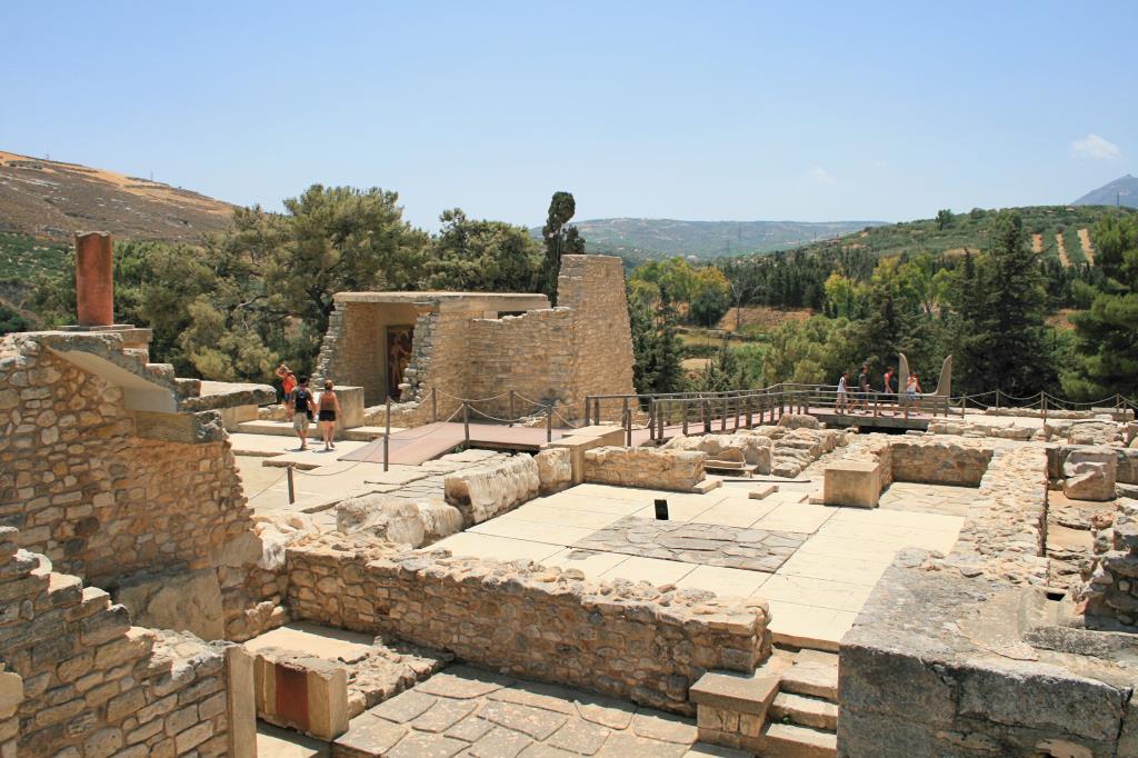 Knossos tour